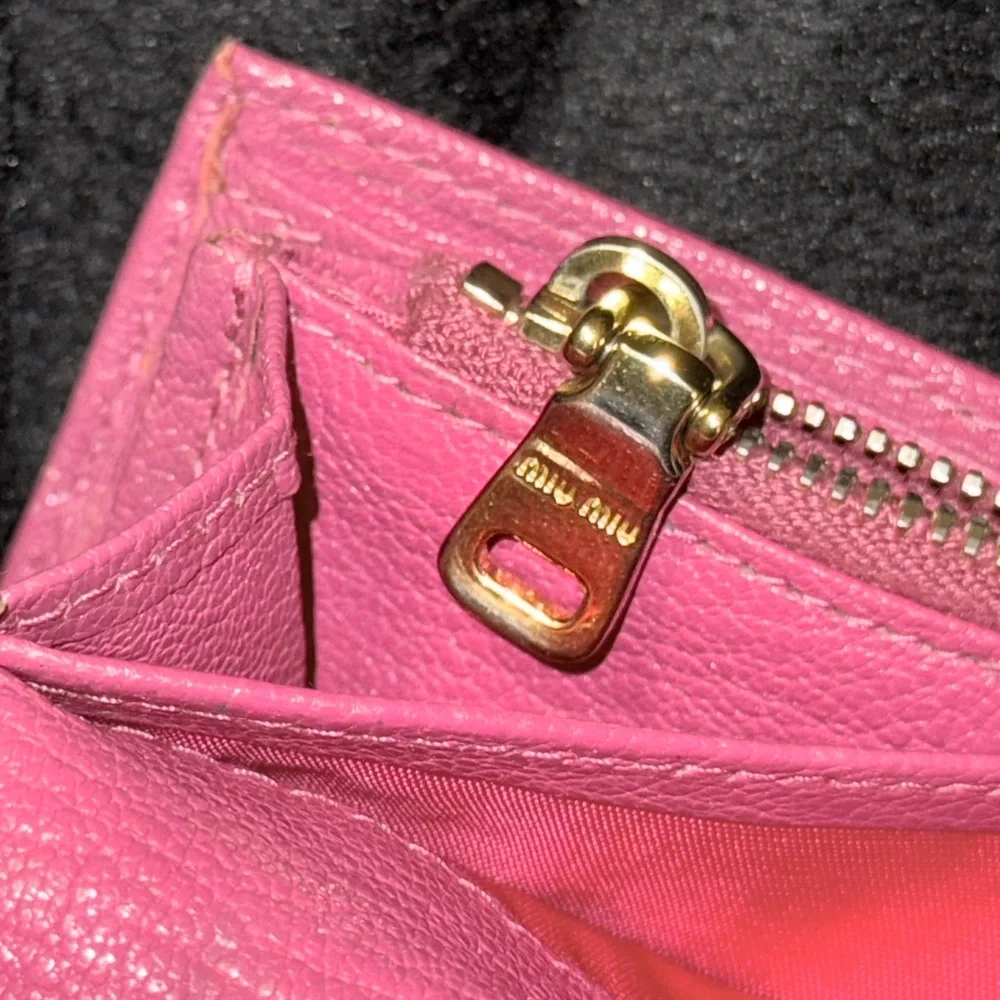 Miu Miu Pink Leather Wallet with Gold Logo - Picture 9 of 16
